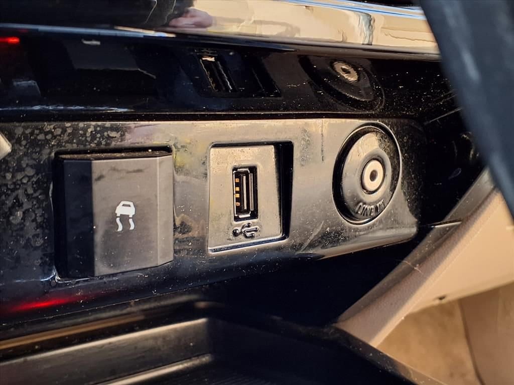 Thumbnail: 2009 Ford Escape - 22