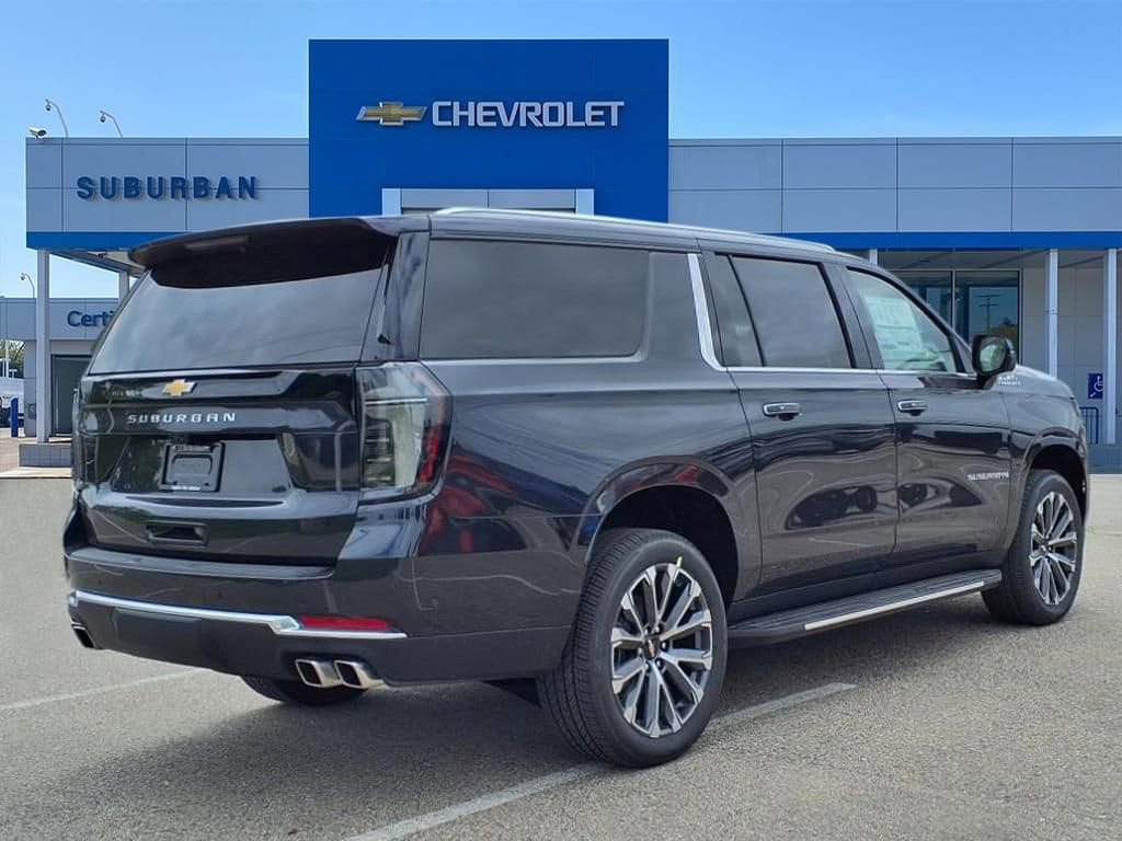 Thumbnail: 2025 Chevrolet Suburban - 4