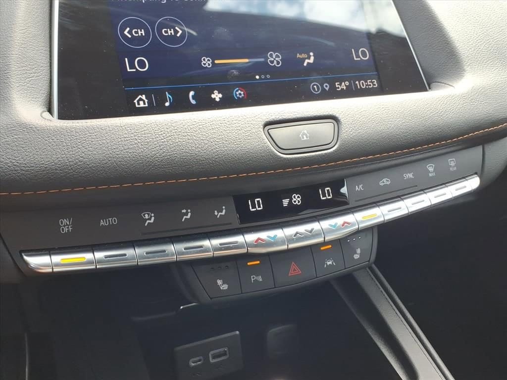 Thumbnail: 2023 Cadillac XT4 - 24