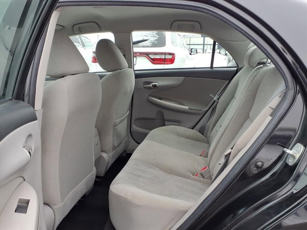 Thumbnail: 2012 Toyota Corolla - 10