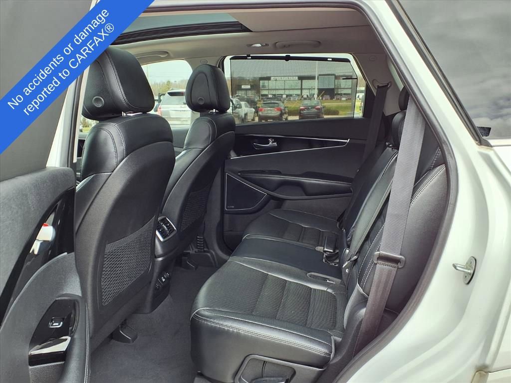 Thumbnail: 2016 Kia Sorento - 12