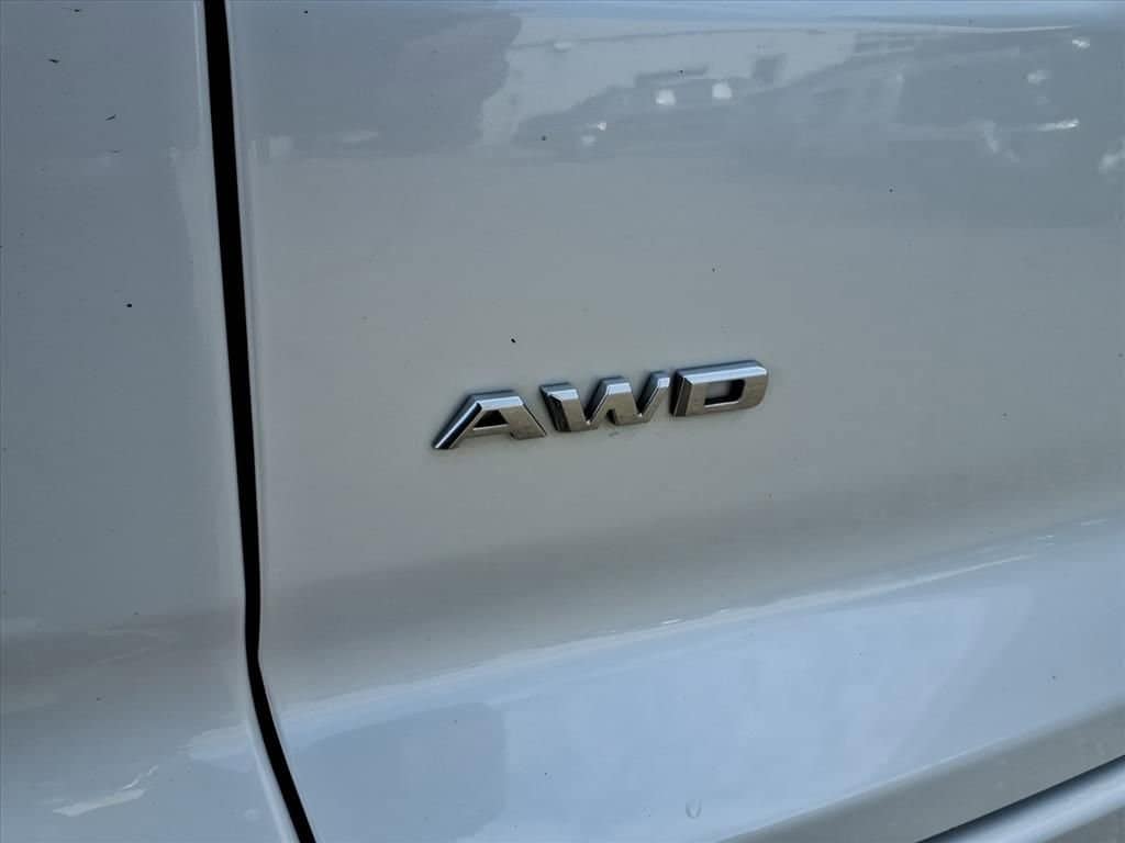 Thumbnail: 2023 Cadillac XT4 - 7