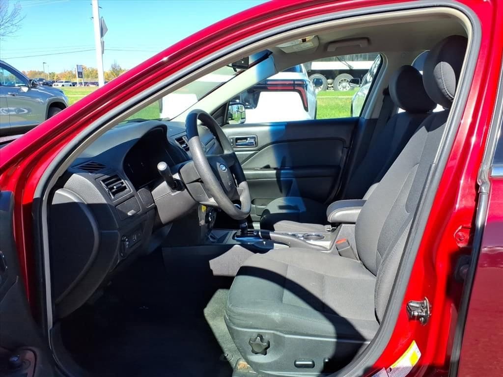 Thumbnail: 2011 Ford Fusion - 15