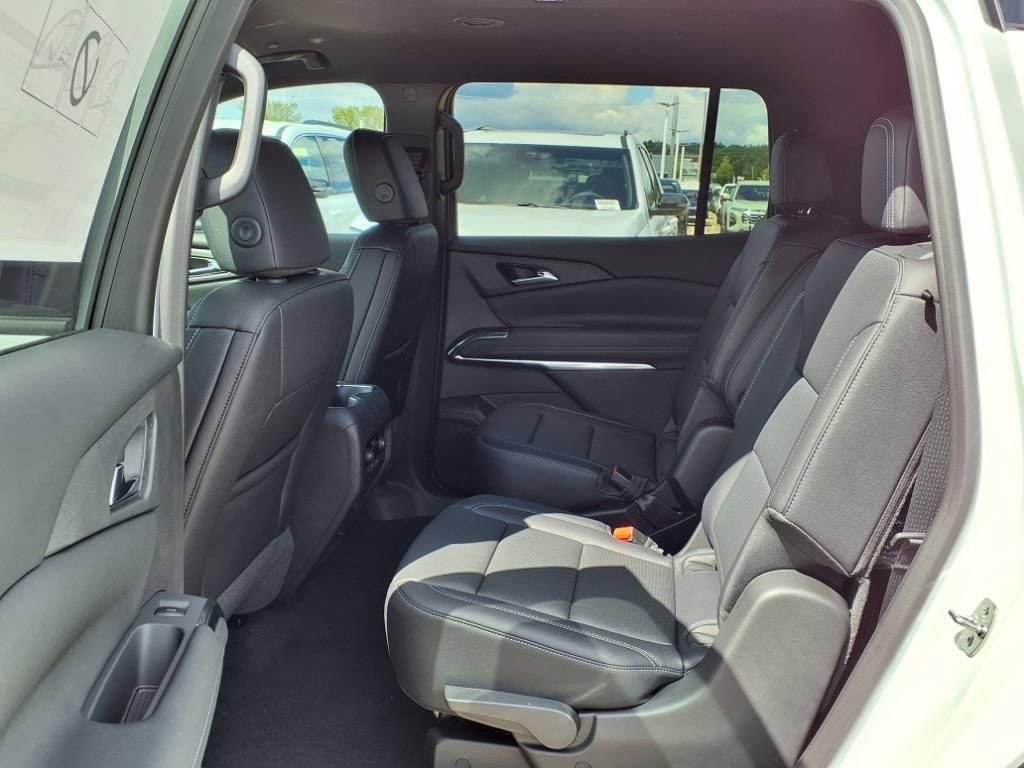 Thumbnail: 2026 Chevrolet Traverse - 9