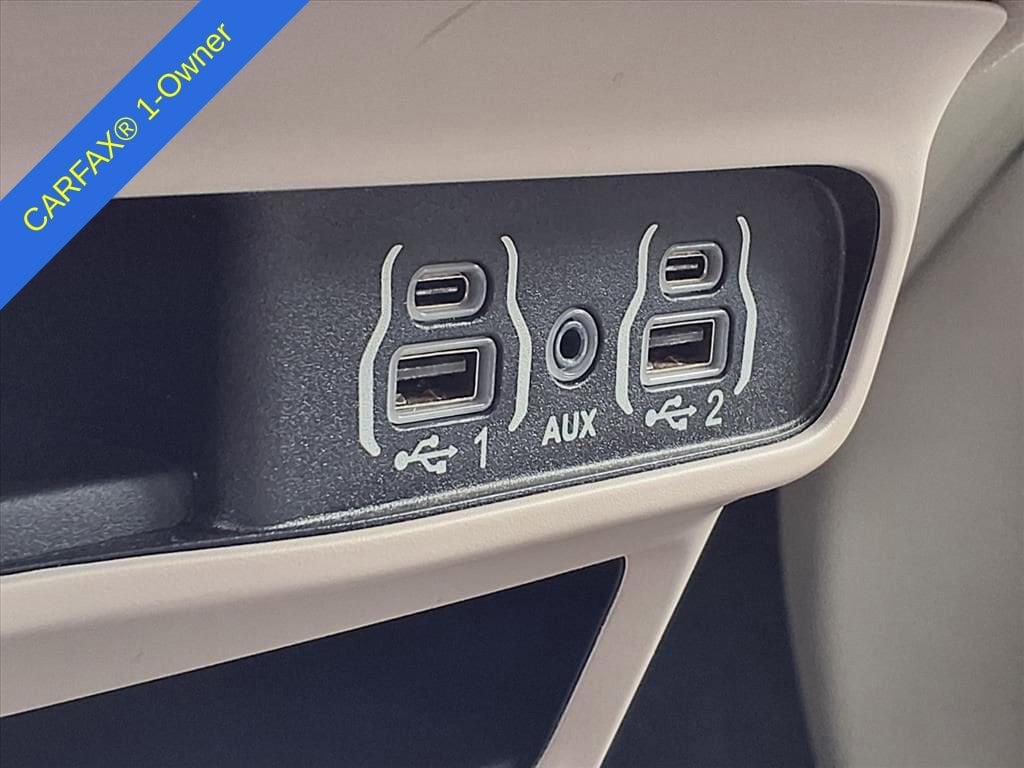 Thumbnail: 2024 Chrysler Pacifica - 25