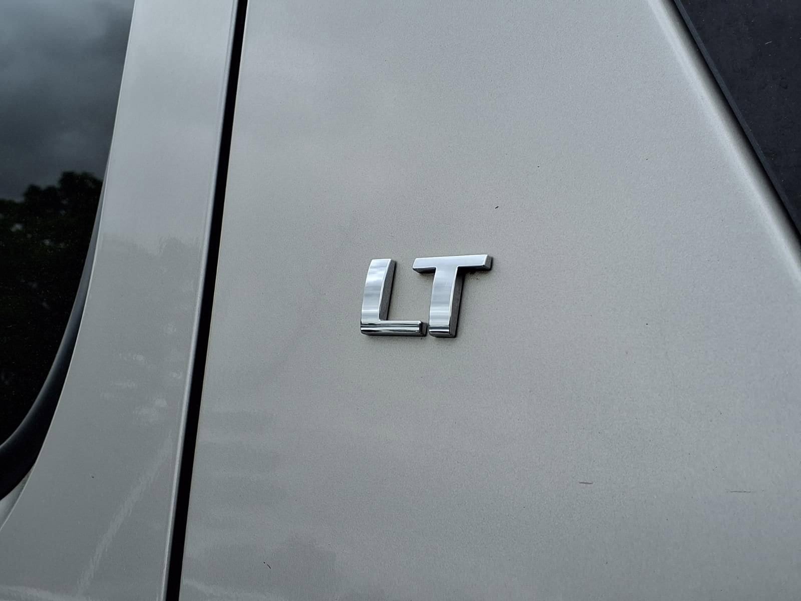 Thumbnail: 2008 Chevrolet Suburban - 12