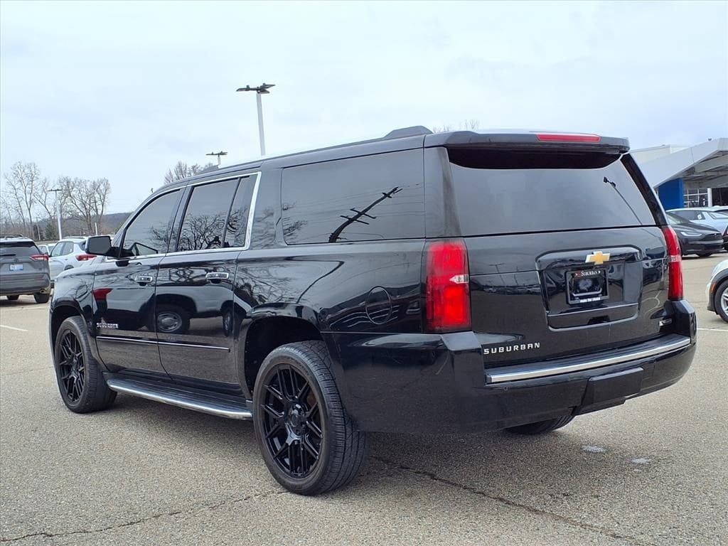 Thumbnail: 2017 Chevrolet Suburban - 7