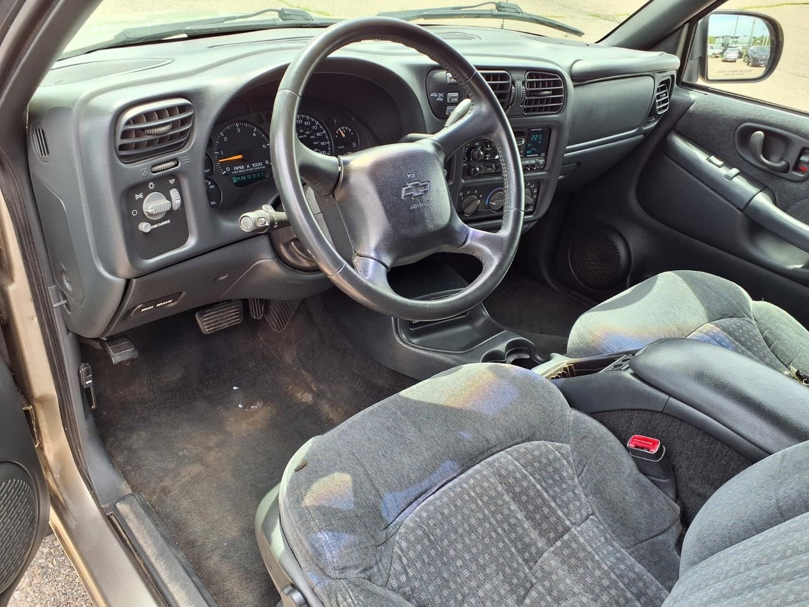 Thumbnail: 2000 Chevrolet Blazer - 17