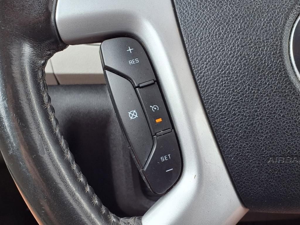 Thumbnail: 2010 Chevrolet Traverse - 23