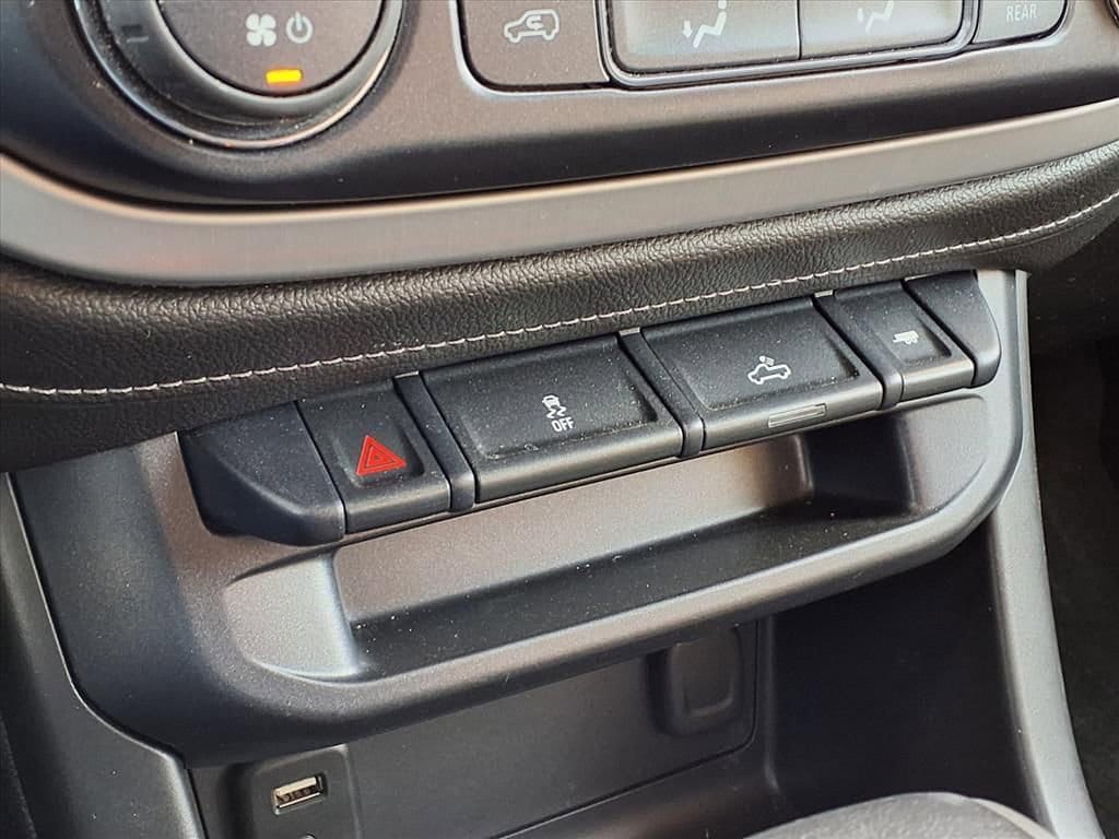 Thumbnail: 2016 GMC Canyon - 26