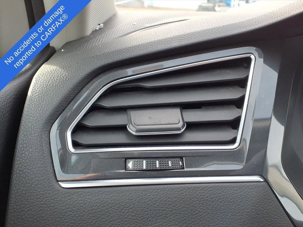 Thumbnail: 2021 Volkswagen Tiguan - 28