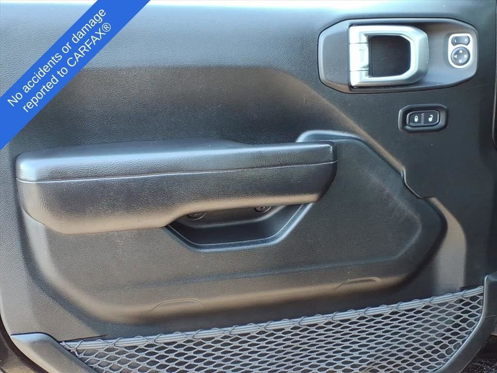 Thumbnail: 2019 Jeep Wrangler - 14