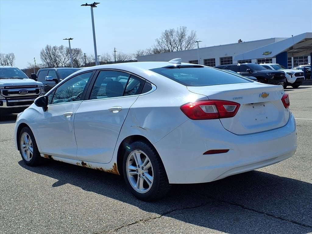 Thumbnail: 2017 Chevrolet Cruze - 7