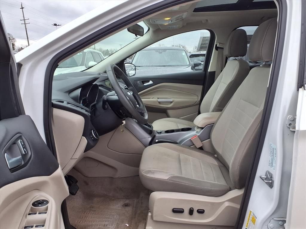 Thumbnail: 2016 Ford Escape - 17