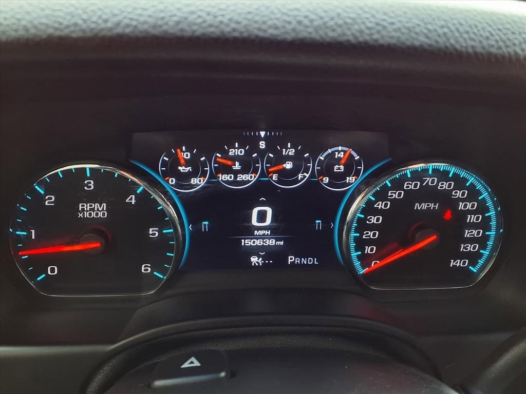 Thumbnail: 2017 Chevrolet Suburban - 20