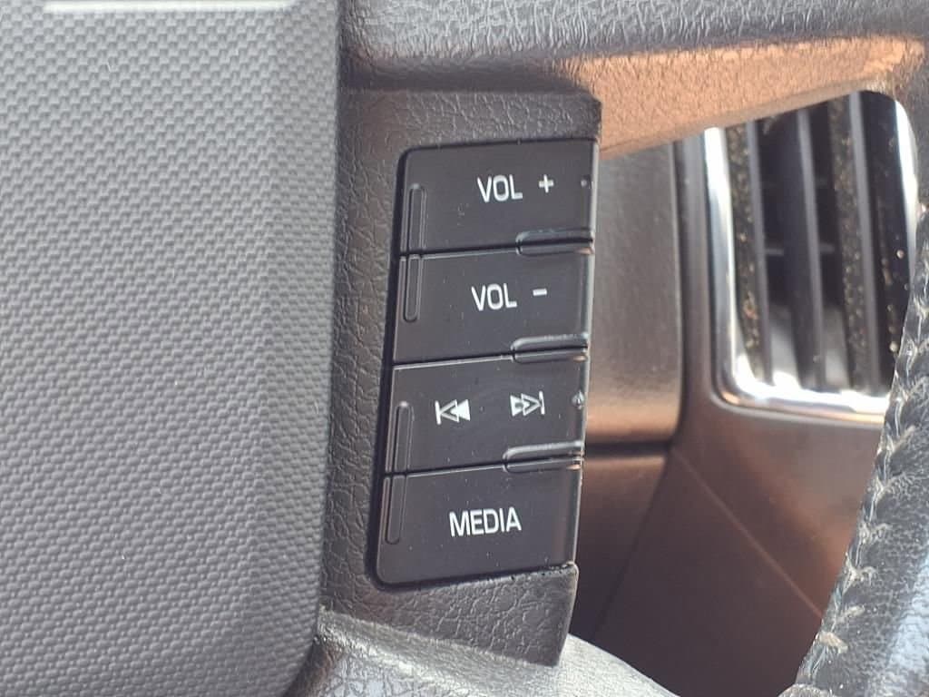 Thumbnail: 2010 Ford Edge - 22