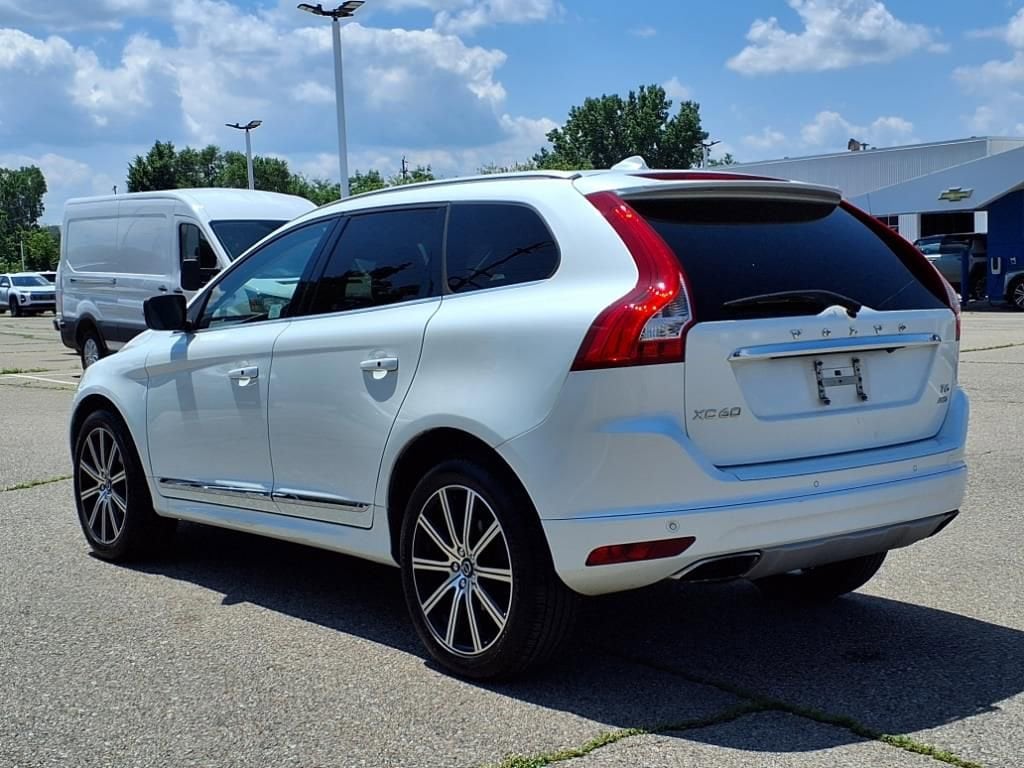Thumbnail: 2017 Volvo XC60 - 7