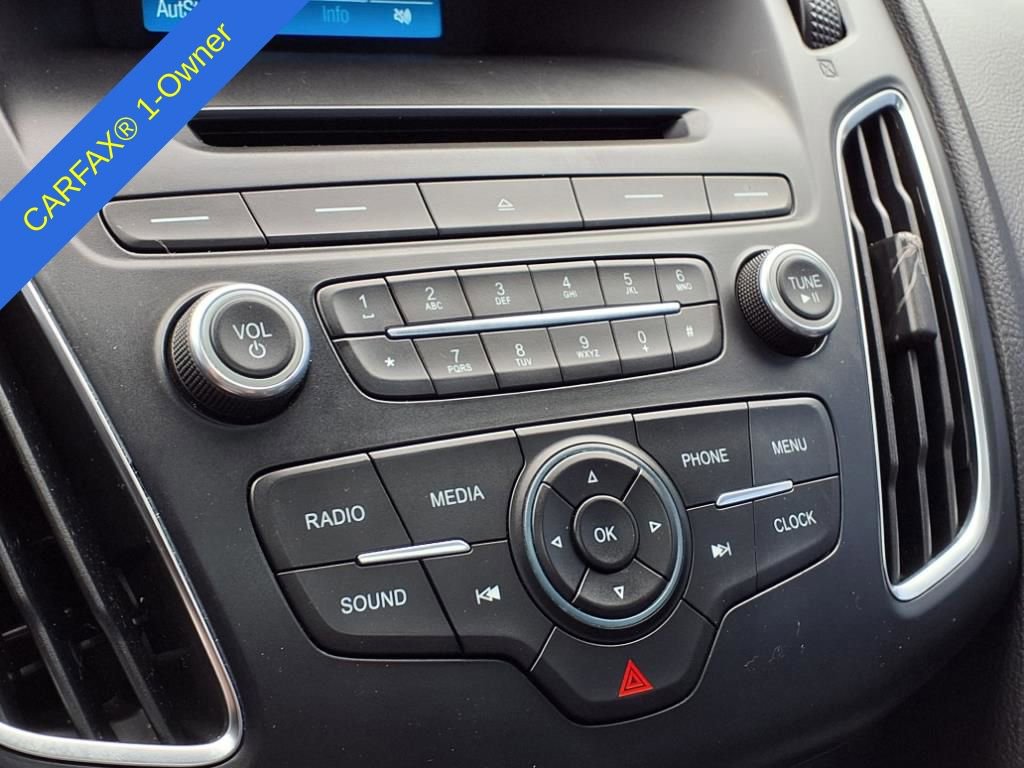 Thumbnail: 2015 Ford Focus - 26