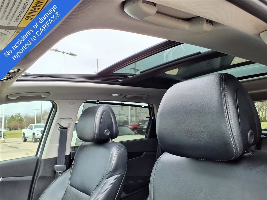 Thumbnail: 2016 Kia Sorento - 19