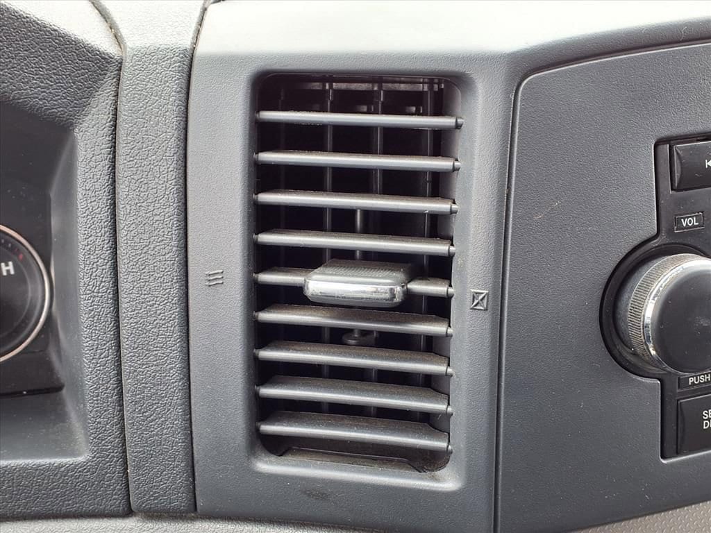 Thumbnail: 2006 Jeep Grand Cherokee - 28