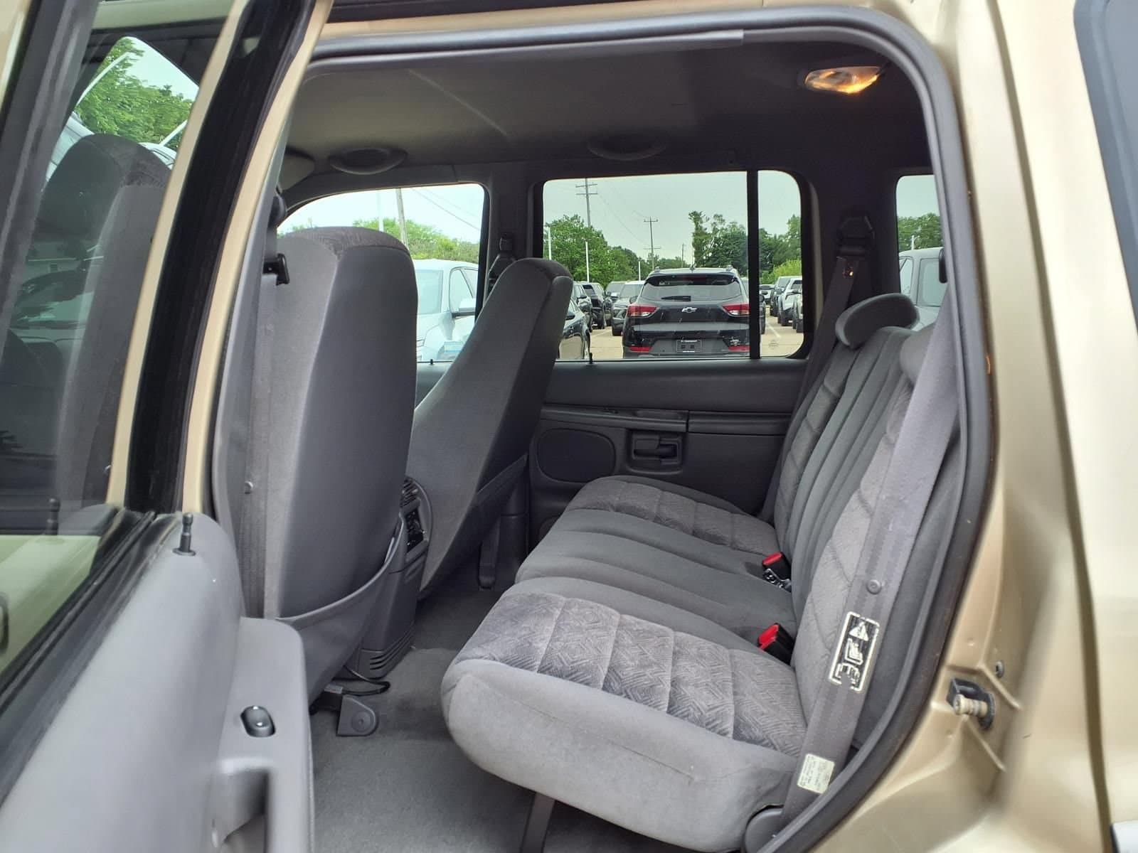 Thumbnail: 2001 Ford Explorer - 11