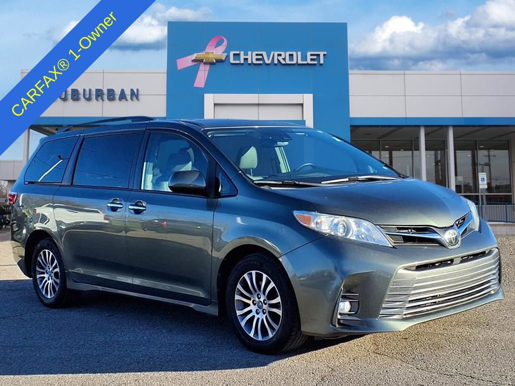 2018 Toyota Sienna XLE Limited Premium photo 3