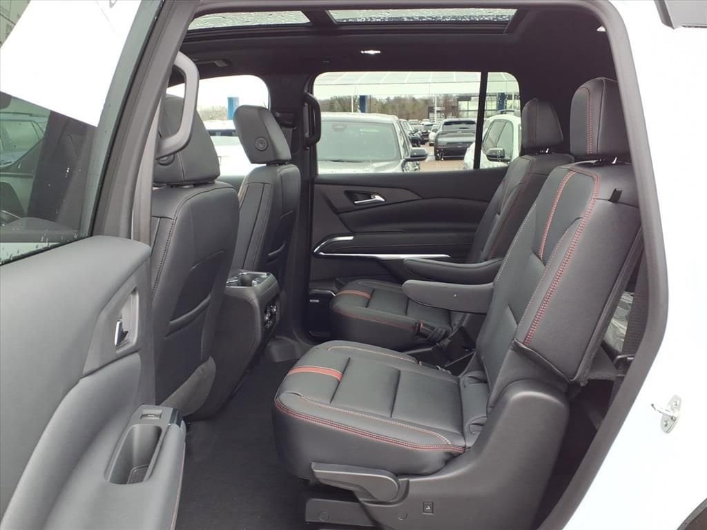 Thumbnail: 2026 Chevrolet Traverse - 9