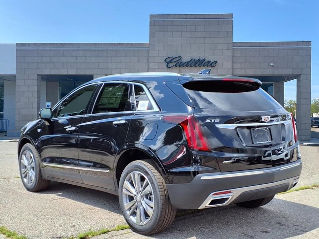 Thumbnail: 2025 Cadillac XT5 - 6