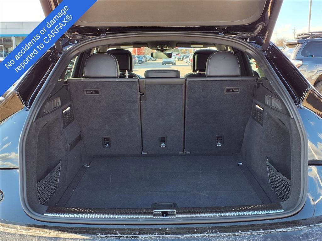 Thumbnail: 2022 Audi SQ5 - 10