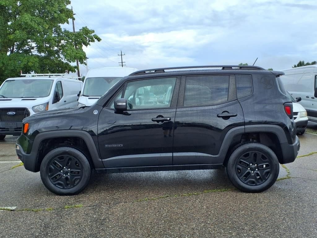 Thumbnail: 2017 Jeep Renegade - 8