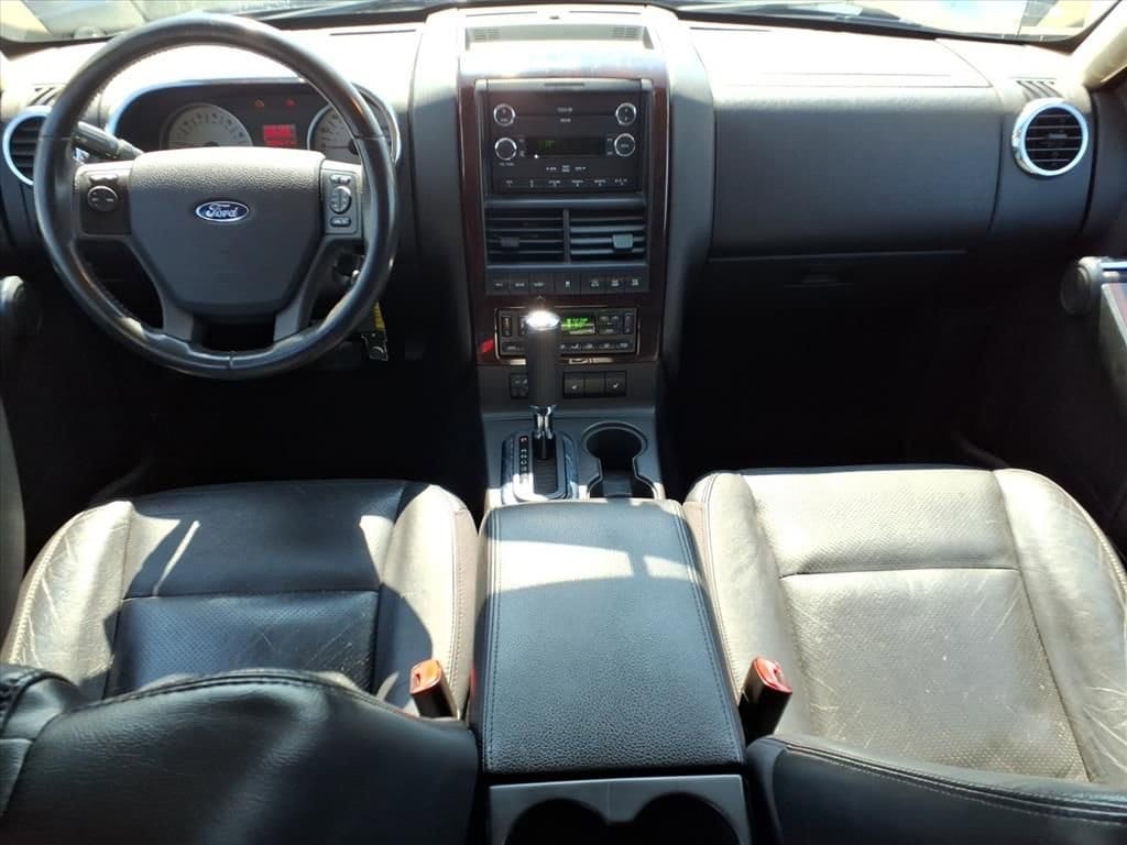 Thumbnail: 2010 Ford Explorer - 12