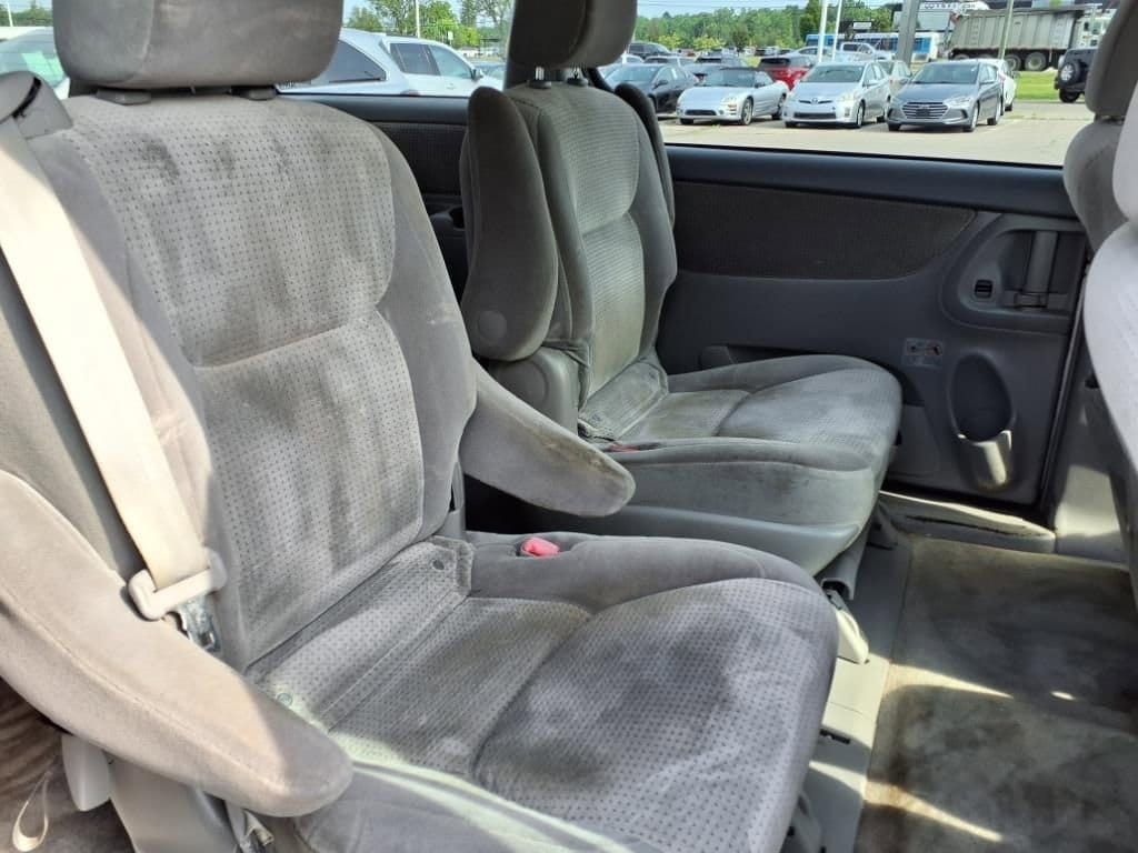 Thumbnail: 2008 Toyota Sienna - 9