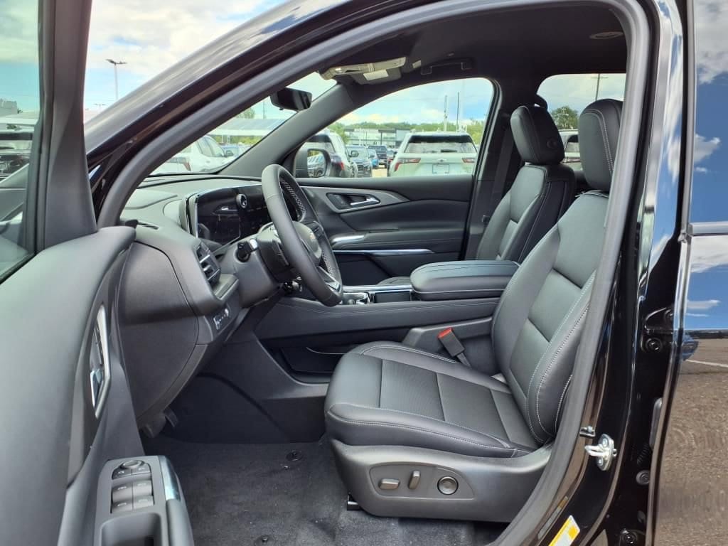 Thumbnail: 2026 Chevrolet Traverse - 15