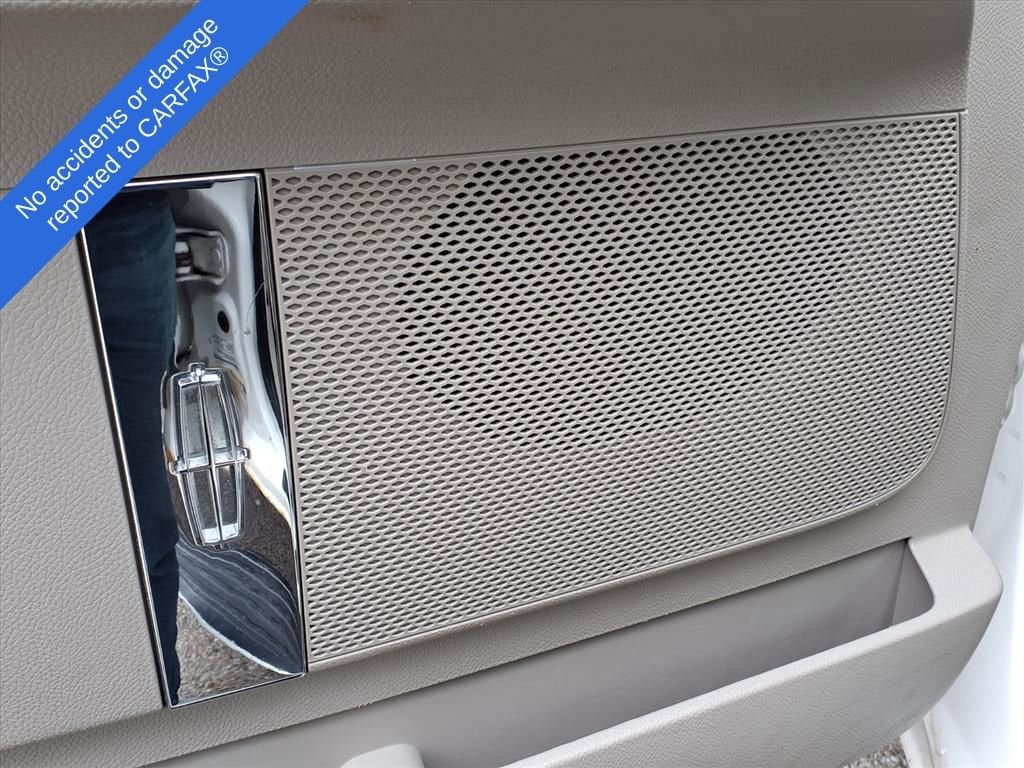 Thumbnail: 2014 Lincoln Navigator - 17