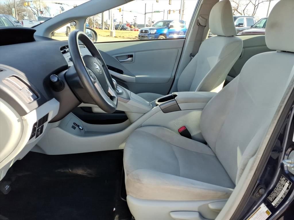 Thumbnail: 2013 Toyota Prius - 10