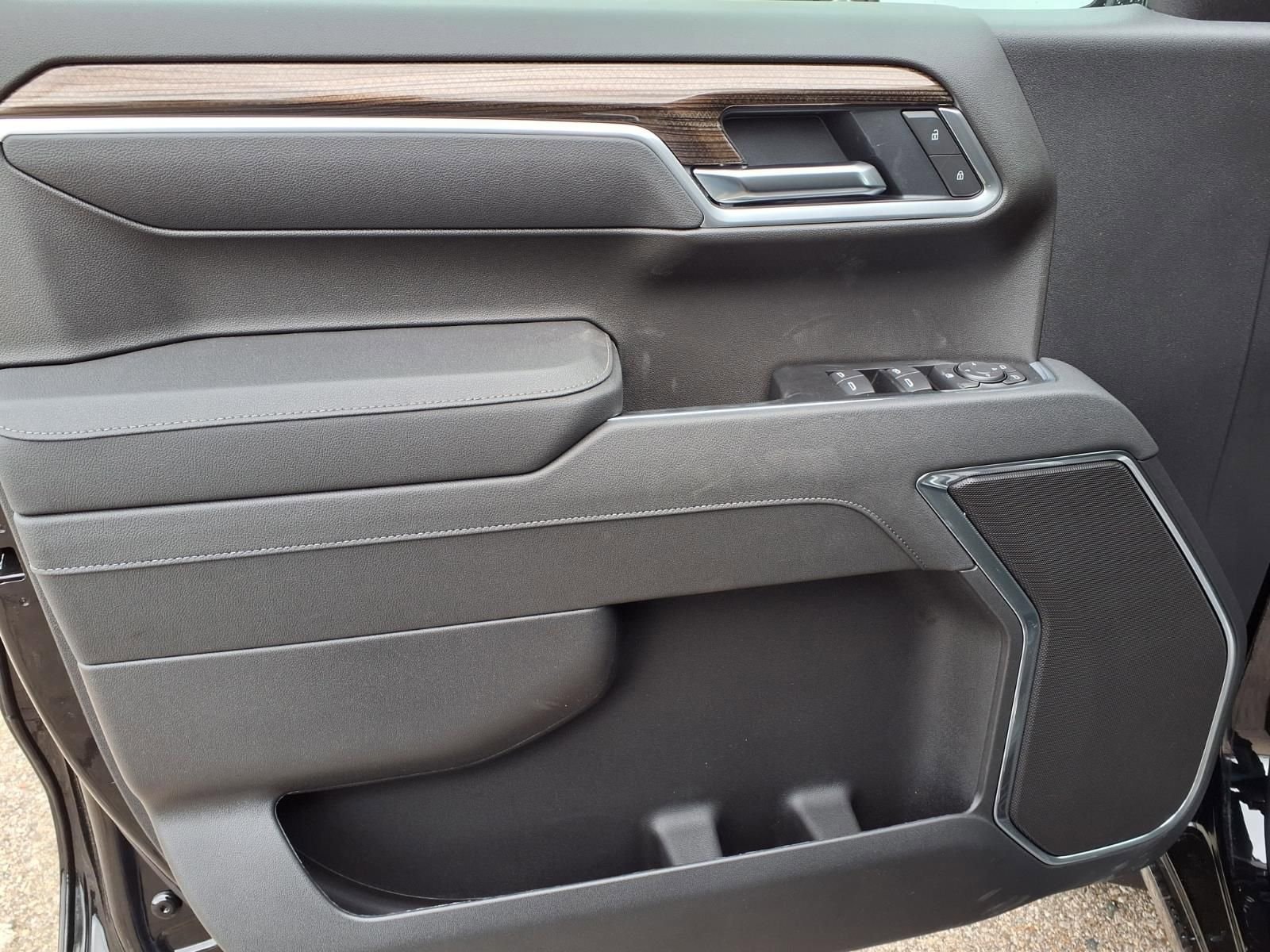 Thumbnail: 2026 Chevrolet Silverado 1500 - 11