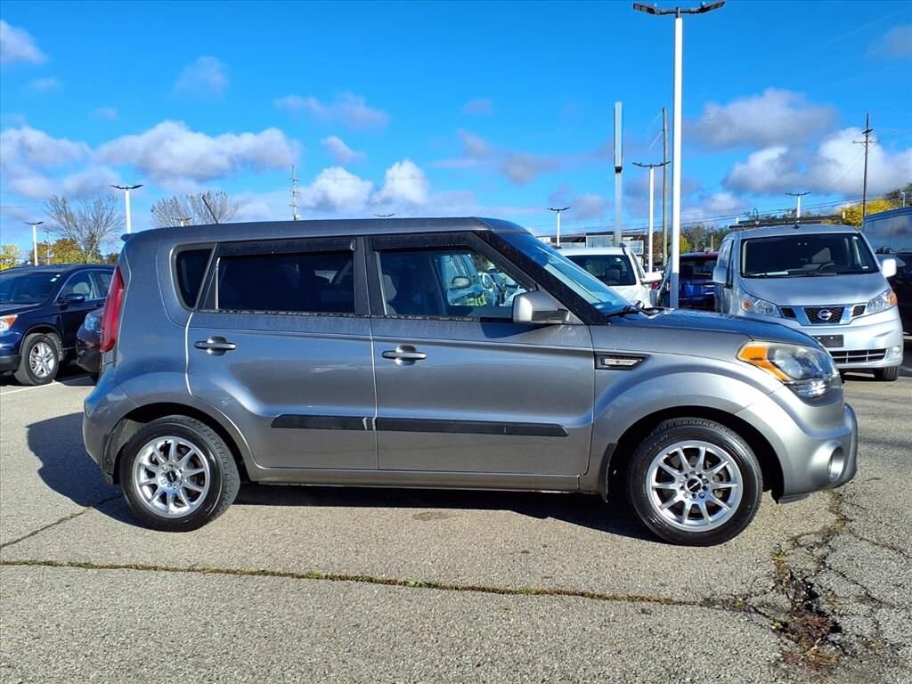 Used 2013 Kia Soul Base Hatchback