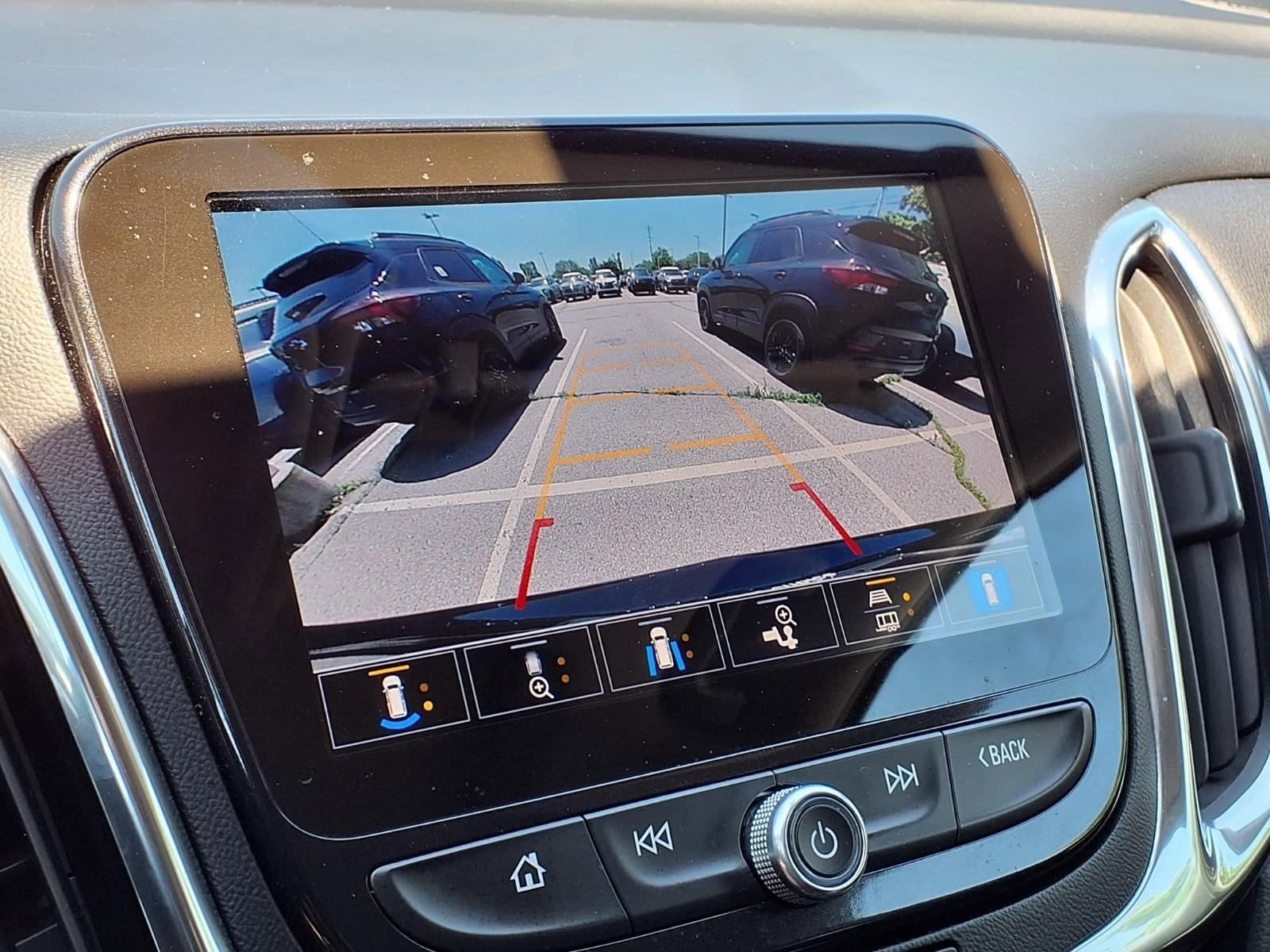 Thumbnail: 2022 Chevrolet Equinox - 23