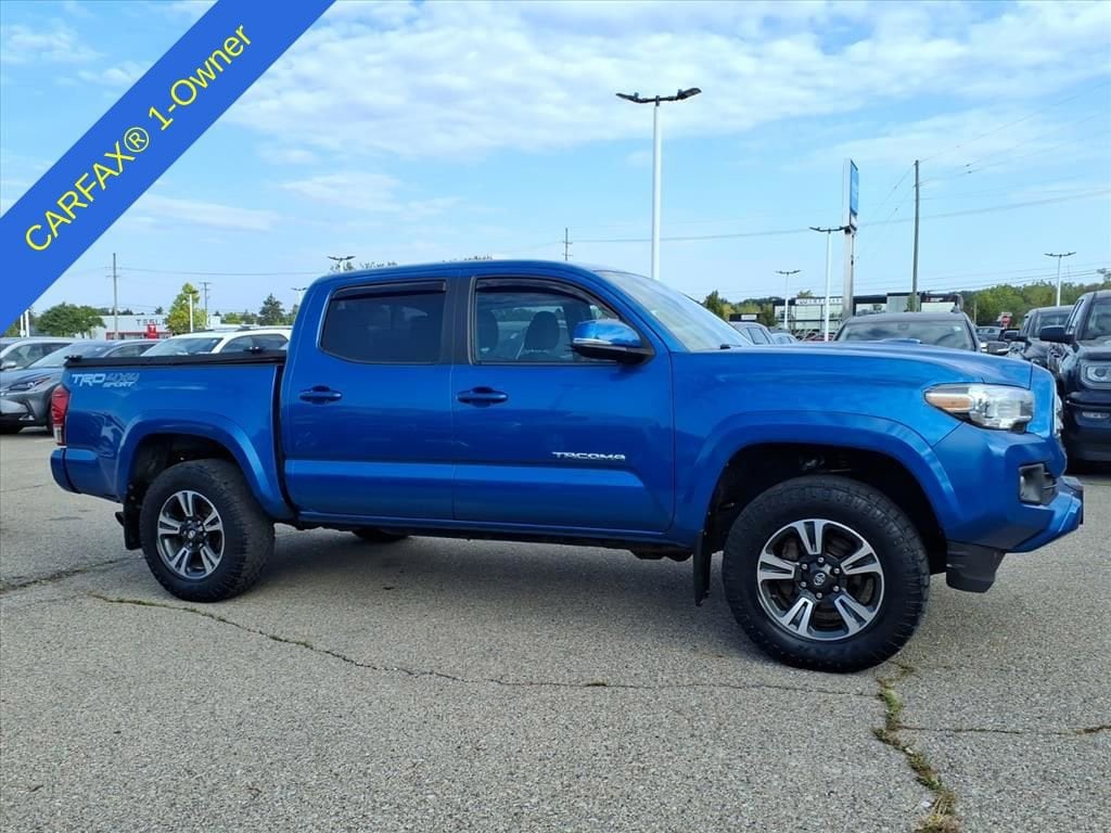 Thumbnail: 2017 Toyota Tacoma - 5