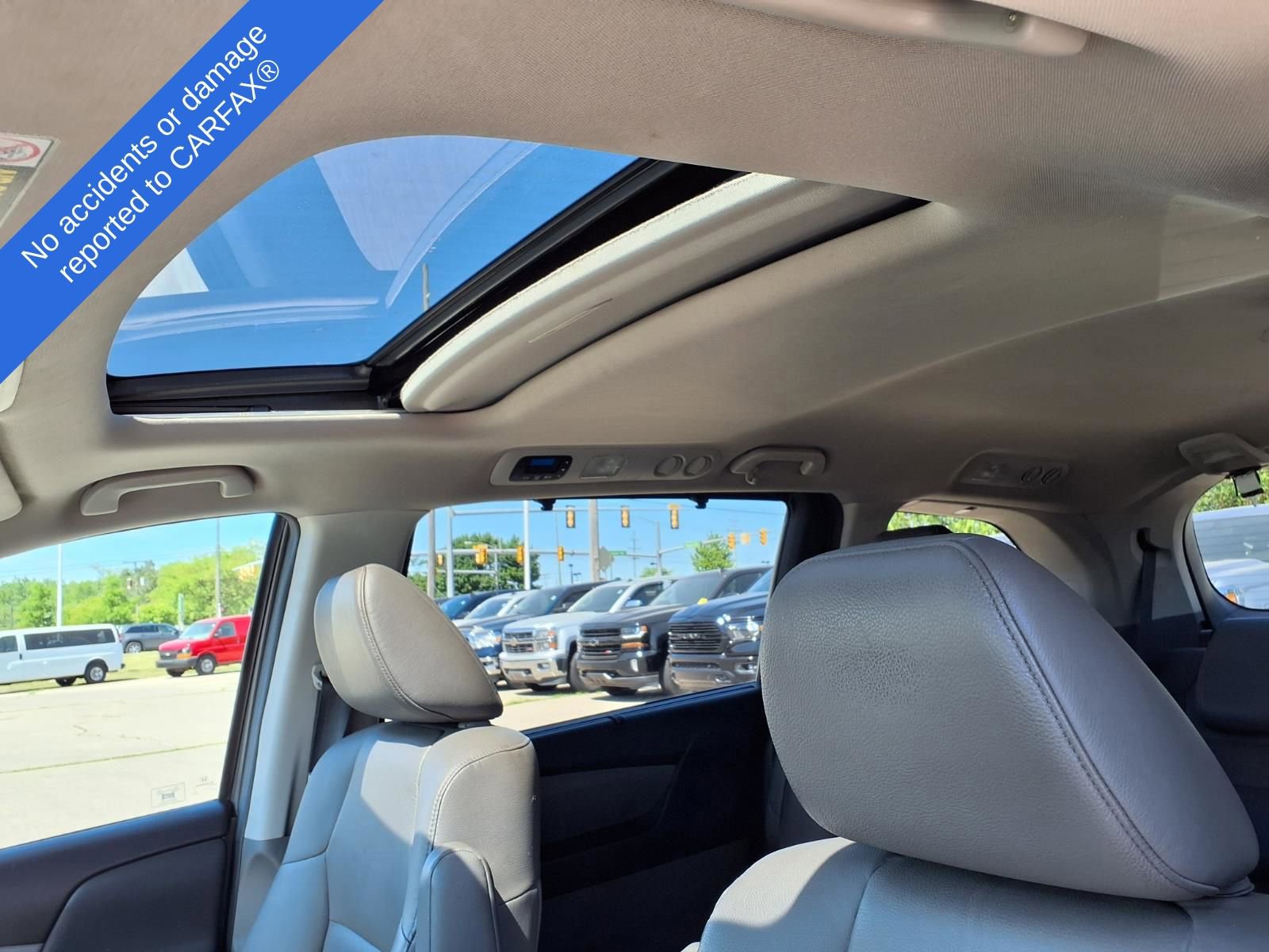 Thumbnail: 2012 Honda Odyssey - 18