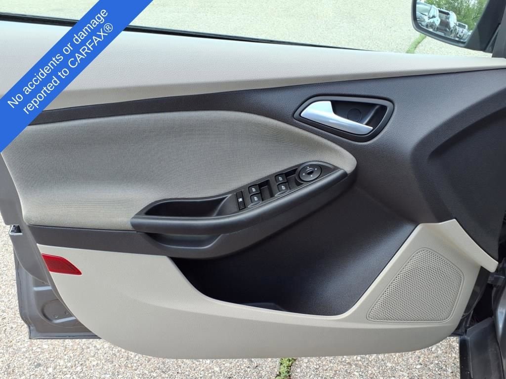 Thumbnail: 2014 Ford Focus - 14