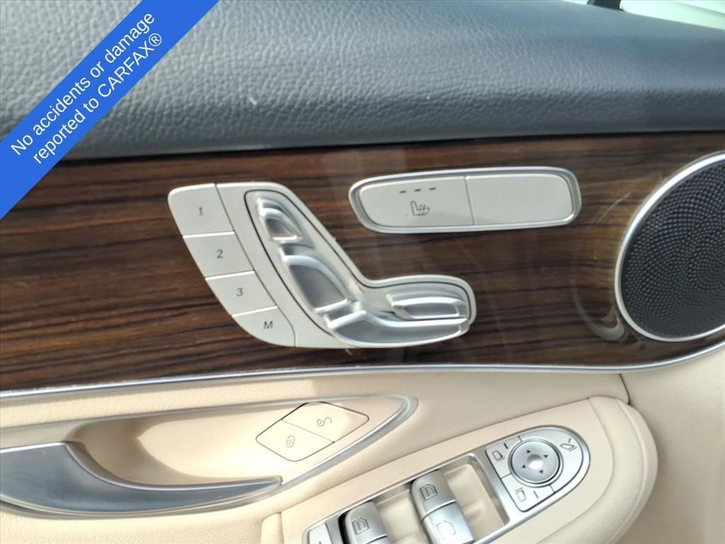 Thumbnail: 2022 Mercedes-Benz GLC - 19