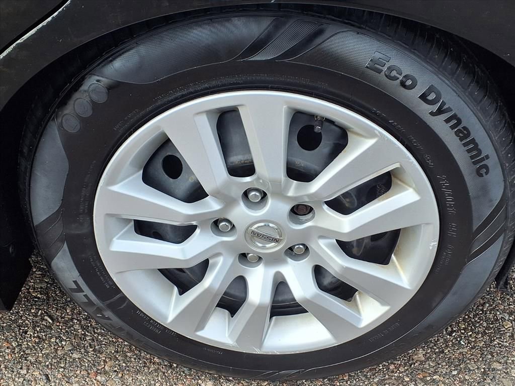 Thumbnail: 2015 Nissan Altima - 9