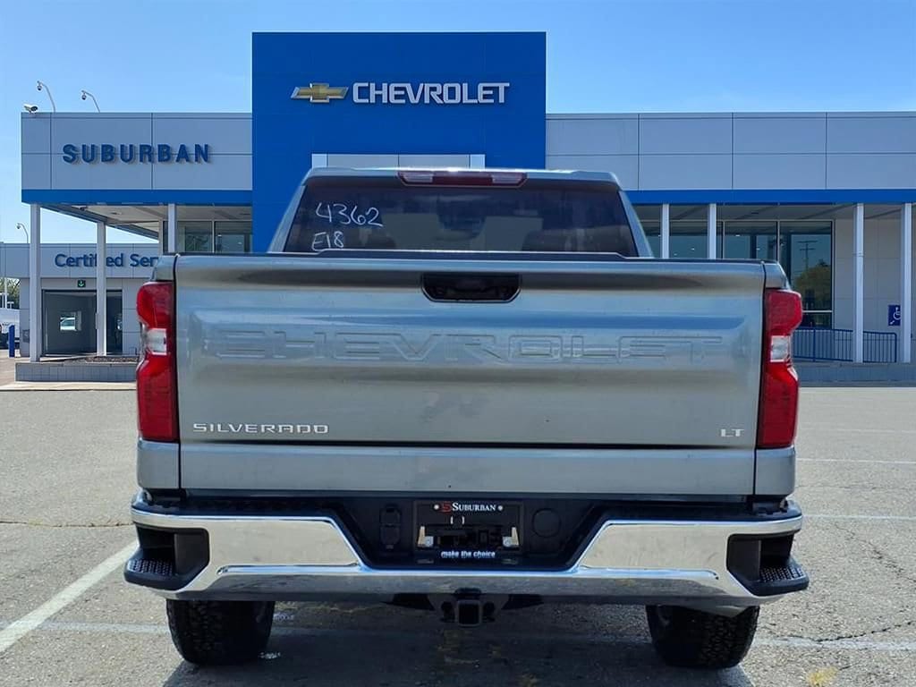 Thumbnail: 2026 Chevrolet Silverado 1500 - 5