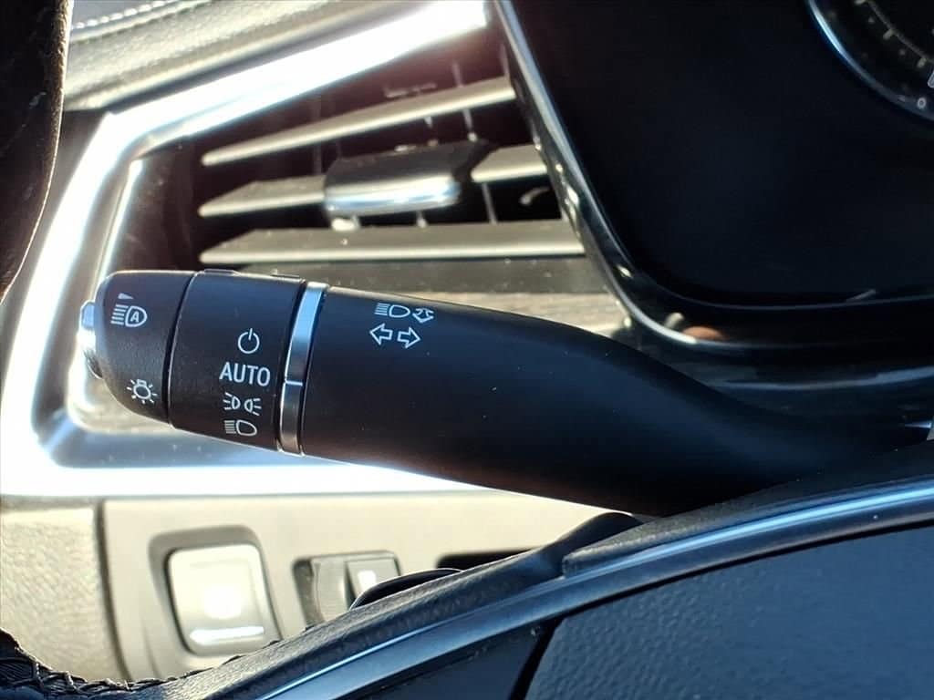 Thumbnail: 2023 Cadillac XT5 - 23