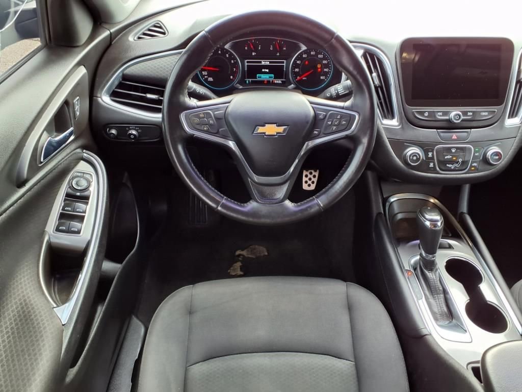 Thumbnail: 2016 Chevrolet Malibu - 12