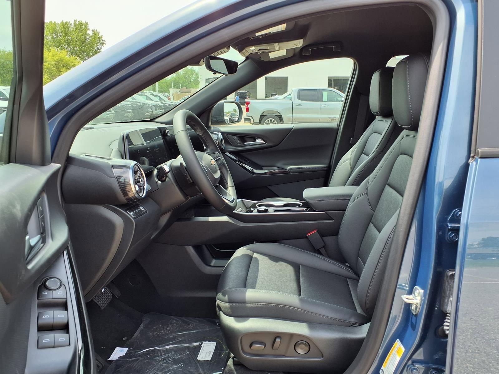 Thumbnail: 2026 Chevrolet Equinox - 14
