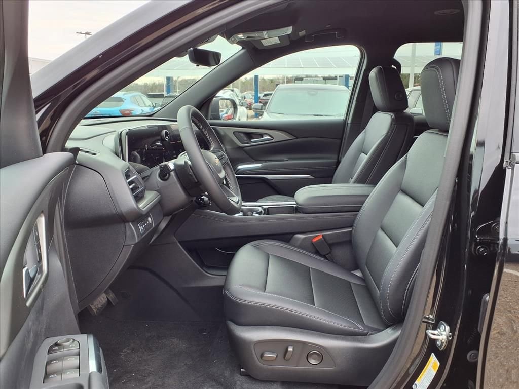 Thumbnail: 2026 Chevrolet Traverse - 15