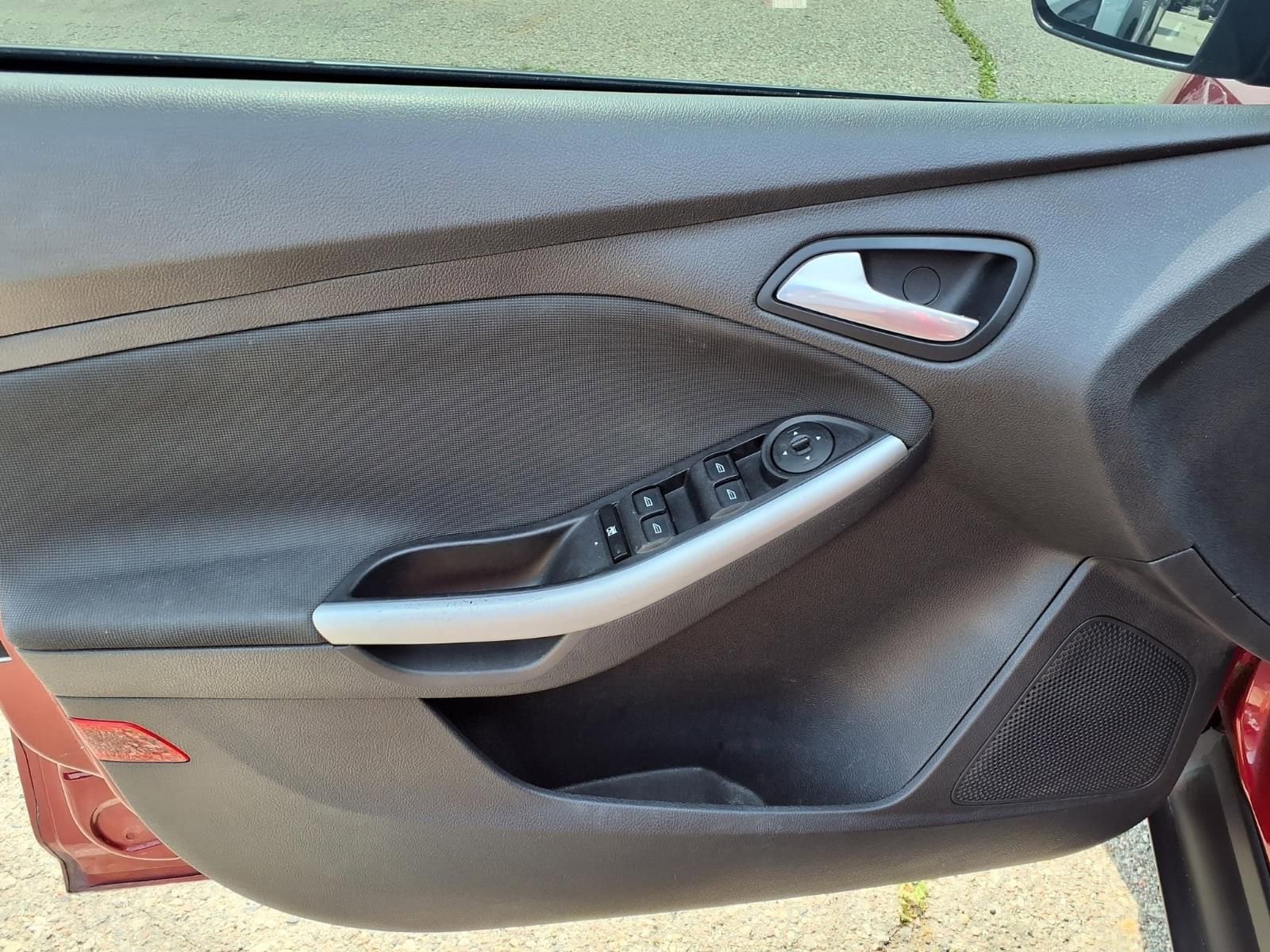 Thumbnail: 2014 Ford Focus - 14