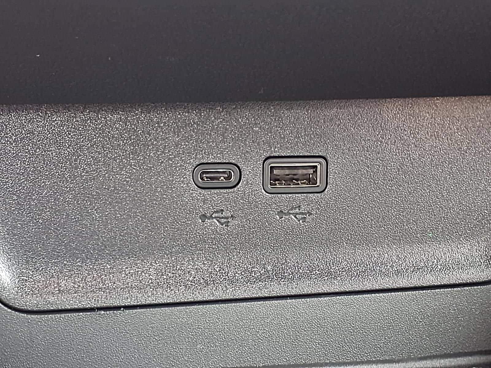2027 Chevrolet Equinox LT - Photo 18